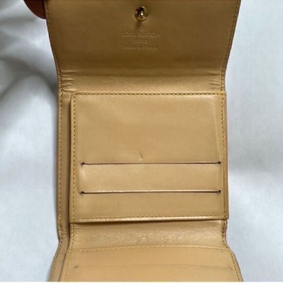 Authentic Louis Vuitton Murakami Black Multicolor Compact
Leather Wallet - Picture 5 of 14